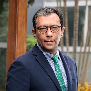 Dr. Leonardo López